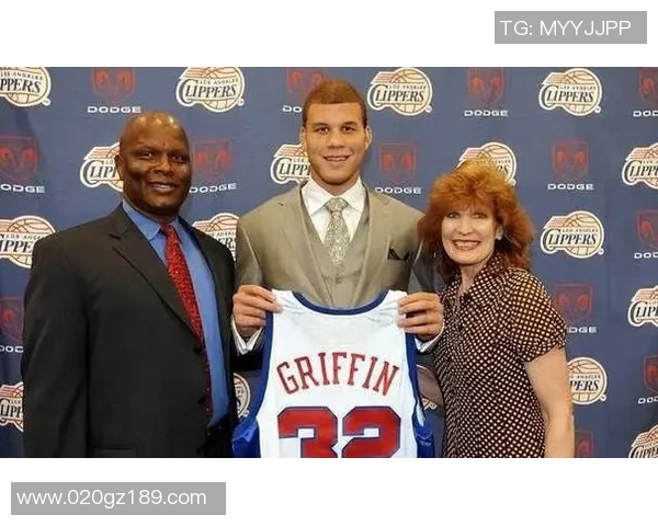 勒夫与格里芬的对决谁能在NBA赛场上笑到最后解析两位球星的风格与实力对比 勒夫与格里芬的对决谁能在NBA赛场上笑到最后解析两位球星的风格与实力对比